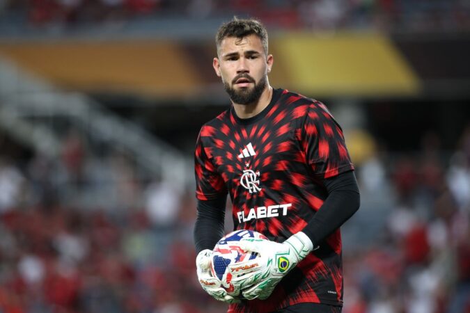 cruzeiro-oficializa-contratacao-do-goleiro-matheus-cunha,-ex-flamengo