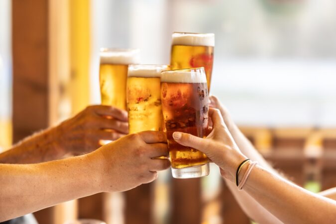sindrome-do-coracao-festeiro-esta-ligada-ao-excesso-de-alcool.-entenda