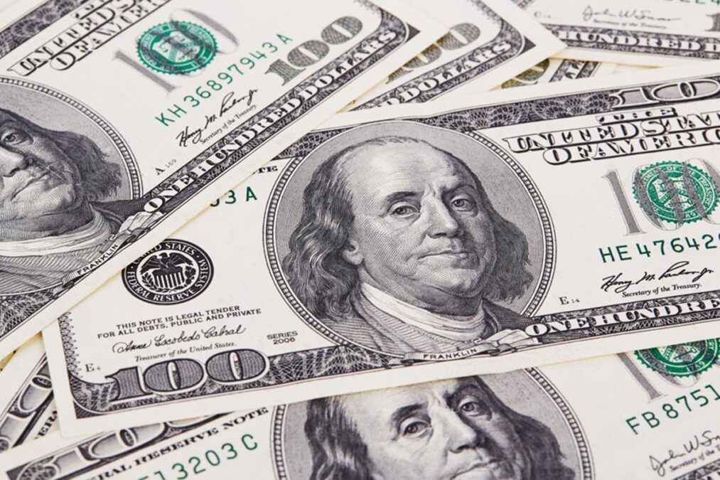 Dólar cai forte, a R$ 5,42, no primeiro pregão de 2026. Bolsa recua
