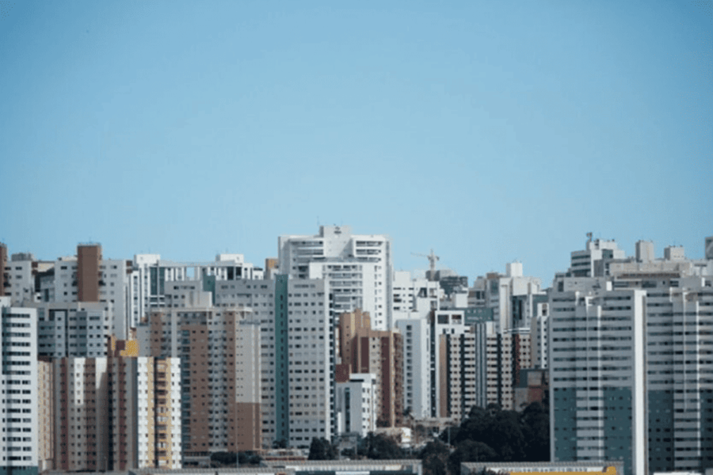 Menina de 5 anos cai de janela de prédio residencial em Águas Claras