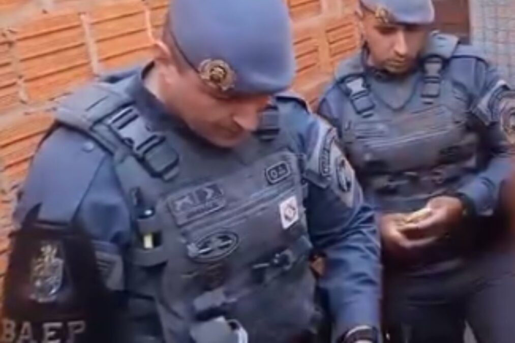 PMs são investigados por agredir suspeito e exigir senha de celular