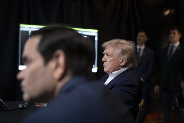trump-publica-imagens-assistindo-a-operacao-que-capturou-maduro