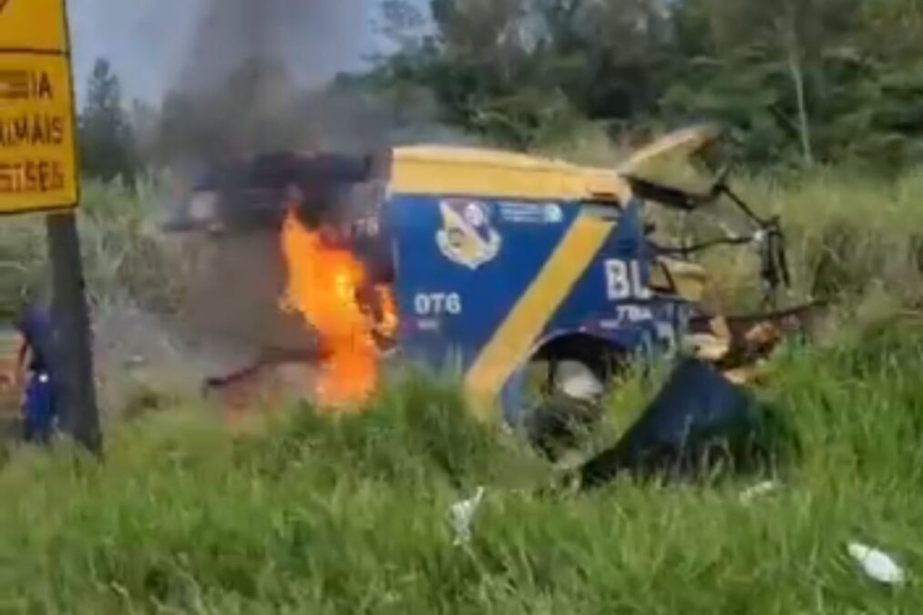 Câmeras mostram caos em rodovia onde carro-forte foi explodido