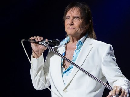 roberto-carlos-lamenta-ausencia-em-velorio-de-amigo-apos-testar-positivo-para-covid-19