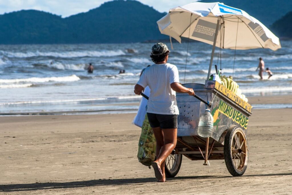 pode-usar-cadeira-e-guarda-sol?-entenda-novas-regras-no-litoral-de-sp