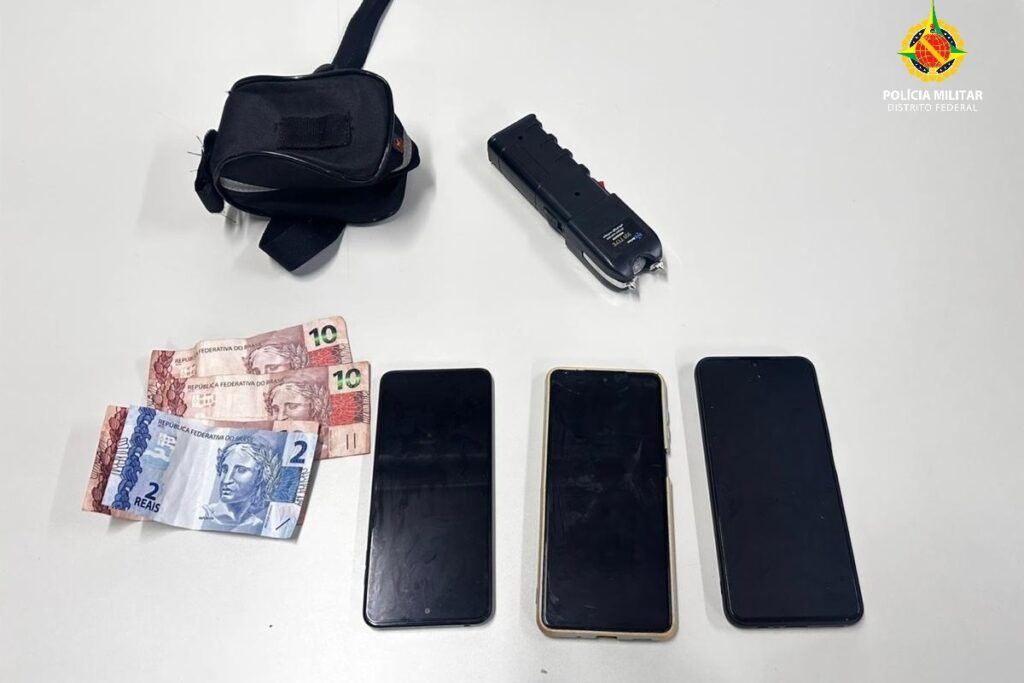 trio-usa-arma-de-choque-para-ameacar-funcionarios-de-shopping-no-df