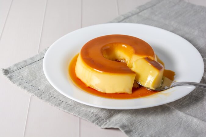 cremoso-e-facil-de-fazer:-aprenda-receita-de-pudim-de-leite-em-po