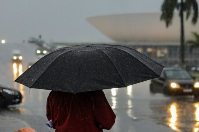 semana-comeca-com-alerta-de-tempestade-no-df;-veja-a-previsao-do-tempo
