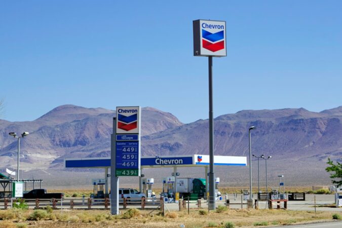acoes-de-petroliferas-dos-eua-disparam-apos-intervencao-na-venezuela