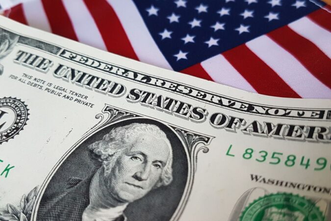 com-olhos-do-mundo-sobre-a-venezuela,-dolar-cai-a-r$-5,40-e-bolsa-sobe
