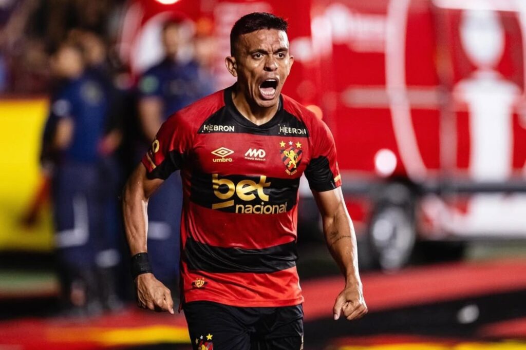 lateral-rescinde-com-o-sport-e-abre-mao-de-metade-da-divida-em-atraso