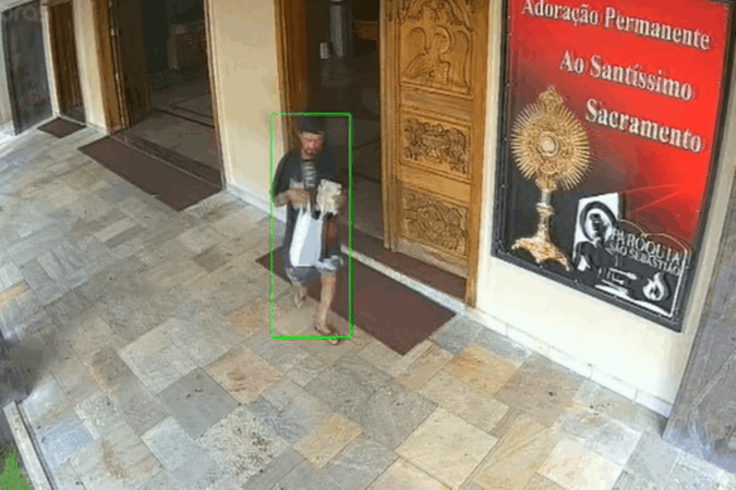 casal-e-preso-por-“sequestrar”-menino-jesus-de-presepio-em-igreja