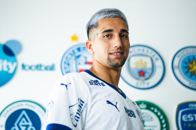 bahia-anuncia-atacante-do-gremio-como-primeiro-reforco-para-2026