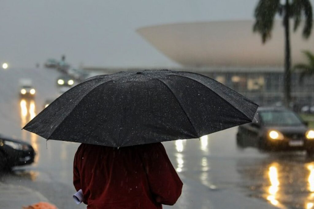 clima:-previsao-e-de-muita-chuva-em-grande-parte-do-pais;-confira-onde