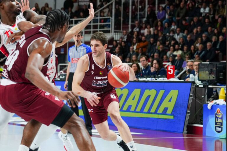 champions-de-basquete:-time-perde-de-wo-apos-ter-um-jogador-em-quadra