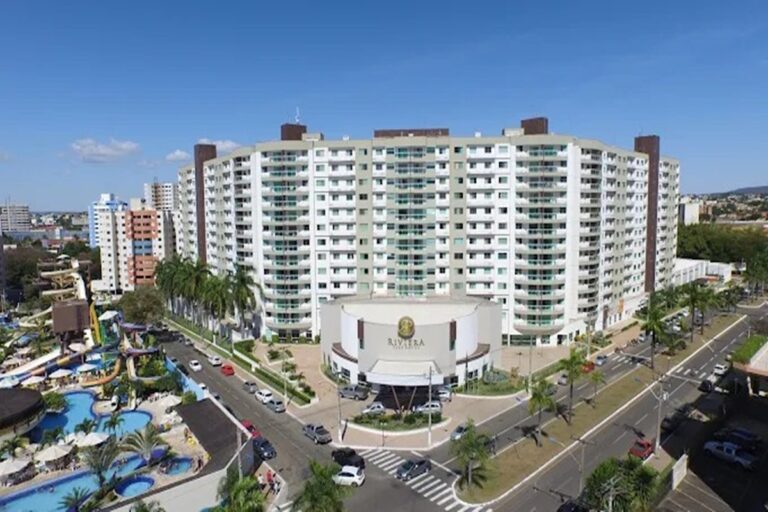 donos-de-apes-em-hotel-em-caldas-novas-protestam-contra-administradora