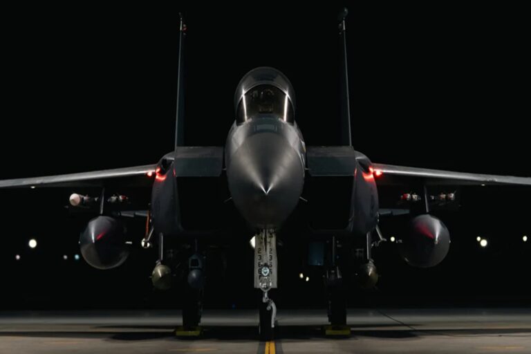 eua-realiza-ataques-aereos-em-“larga-escala”-na-siria