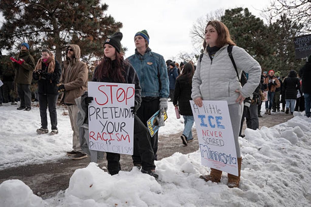 milhares-protestam-em-minneapolis-apos-morte-de-mulher-pelo-ice