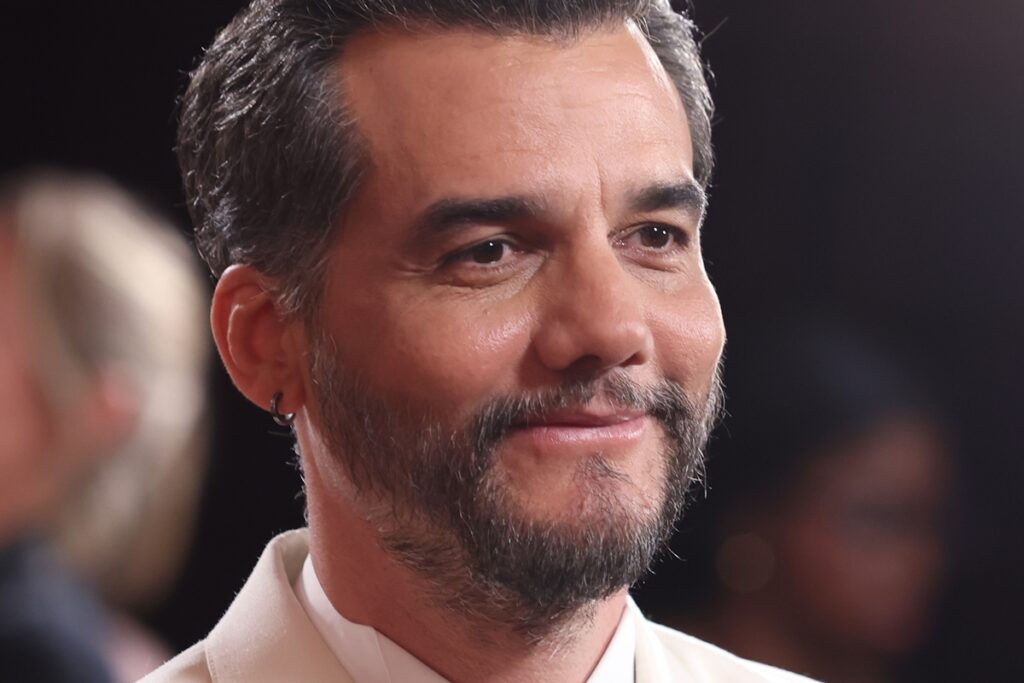 “momento-extraordinario”,-celebra-wagner-moura-no-globo-de-ouro