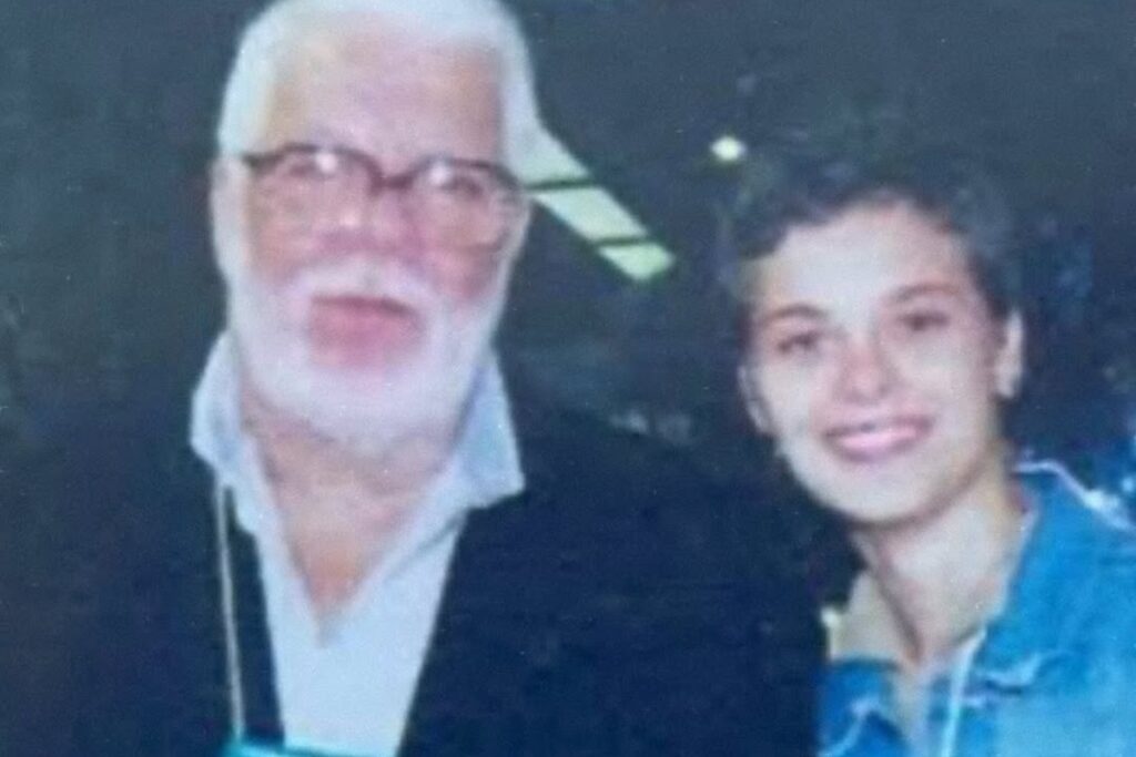 carolina-dieckmmann-homenageia-manoel-carlos-e-mostra-bilhete-do-autor