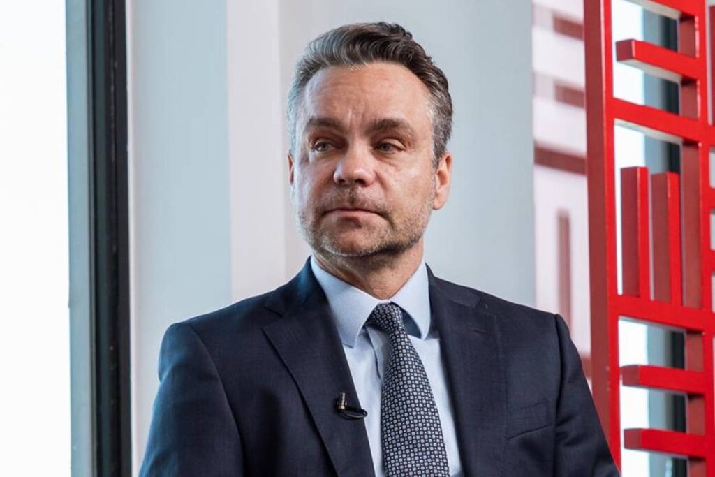 gustavo-rocha-entrega-a-secretarios-manual-sobre-atos-proibidos-em-ano-eleitoral