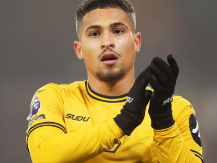 napoli-encaminha-acerto-com-joao-gomes,-ex-fla,-e-e-prepara-oferta-a-clube-ingles