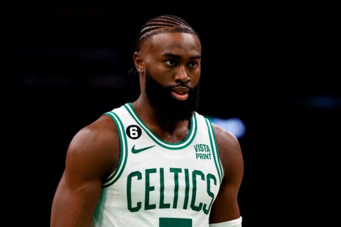 astro-do-boston-celtics-e-multado-pela-nba-apos-criticas-a-arbitragem