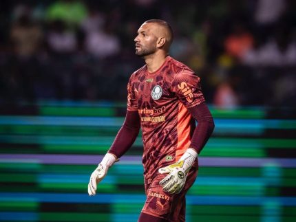 palmeiras-atende-pedido-de-weverton-e-libera-goleiro-para-acertar-com-o-gremio