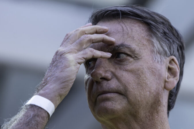 apos-queda-de-bolsonaro-na-pf,-defesa-volta-a-pedir-prisao-domiciliar