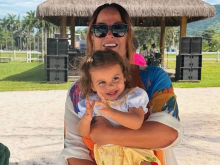 kimberlly-mostra-momento-fofo-entre-nadine-e-helena,-filha-com-neymar:-“pagodinho-com-a-vovo”