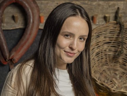 larissa-manoela-defende-meditacao-de-aline,-recebe-criticas-e-rebate:-“vao-meditar”