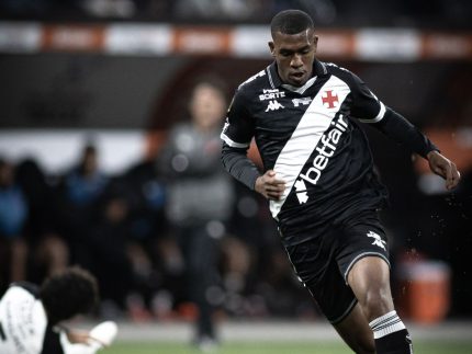 disputa-inglesa-por-rayan-esquenta-e-vasco-aguarda-investida-do-newcastle-antes-de-classico