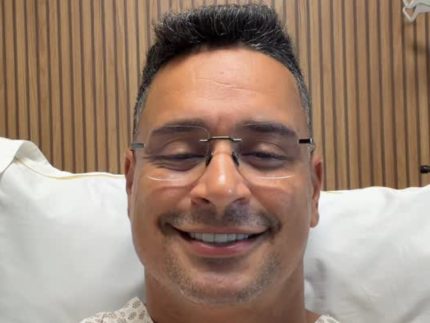 xanddy-harmonia-faz-primeira-aparicao-apos-internacao-e-tranquiliza-fas