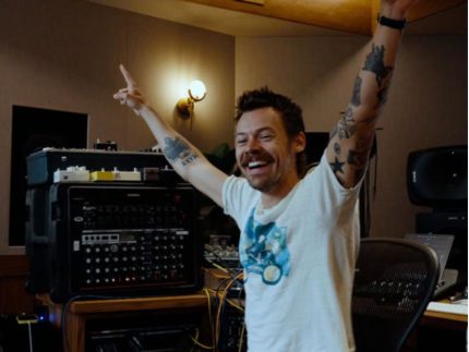 harry-styles-anuncia-“aperture”,-primeiro-single-de-nova-era;-saiba-detalhes