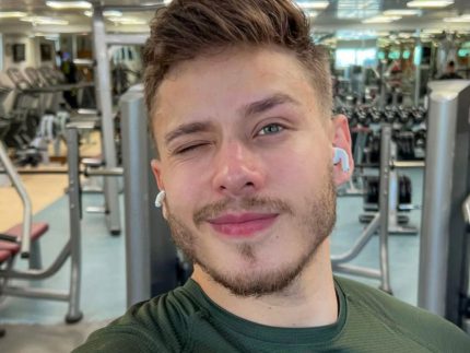 apos-ter-fotos-em-site-de-acompanhantes-no-exterior,-affair-de-lucas-guimaraes-se-pronuncia