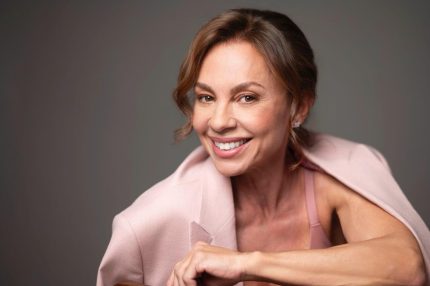 carla-marins,-xenica-em-“tres-gracas”,-fala-sobre-novo-ambiente-na-globo