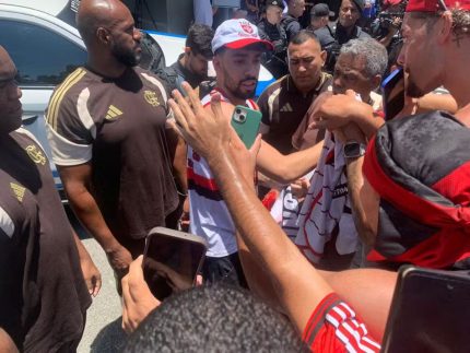 paqueta-desembarca-no-rio-para-oficializar-retorno-ao-flamengo