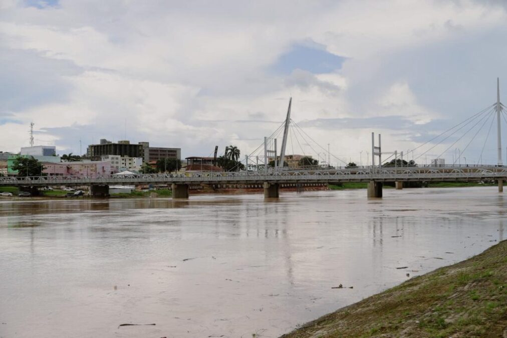 Governo do Acre emite alerta para chuvas intensas, risco de vendavais e elevação dos rios