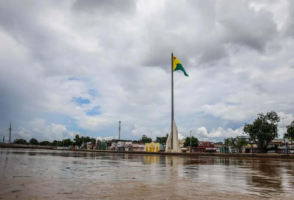 Rio Acre permanece acima da cota de transbordo e atinge 14,99 metros em Rio Branco
