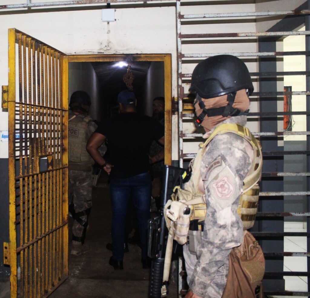 Ação preventiva foi realizada na madrugada desta terça-feira no Complexo Penitenciário de Rio Branco. Foto: Crislei Souza/Iapen