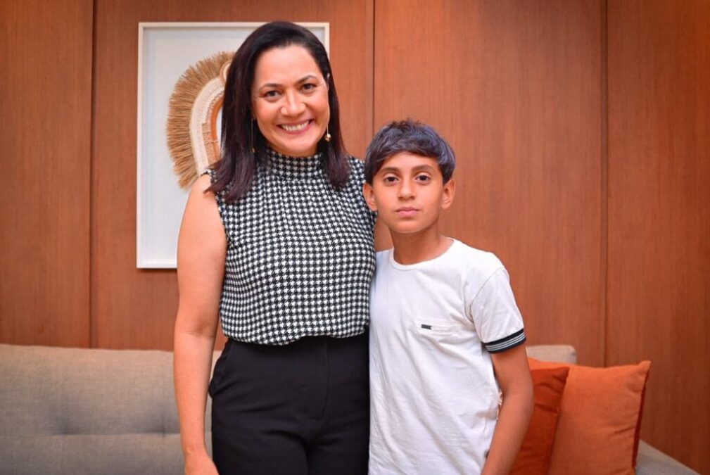 Vice-governadora Mailza recebe atleta acreano selecionado para jogar no time de Chapecó