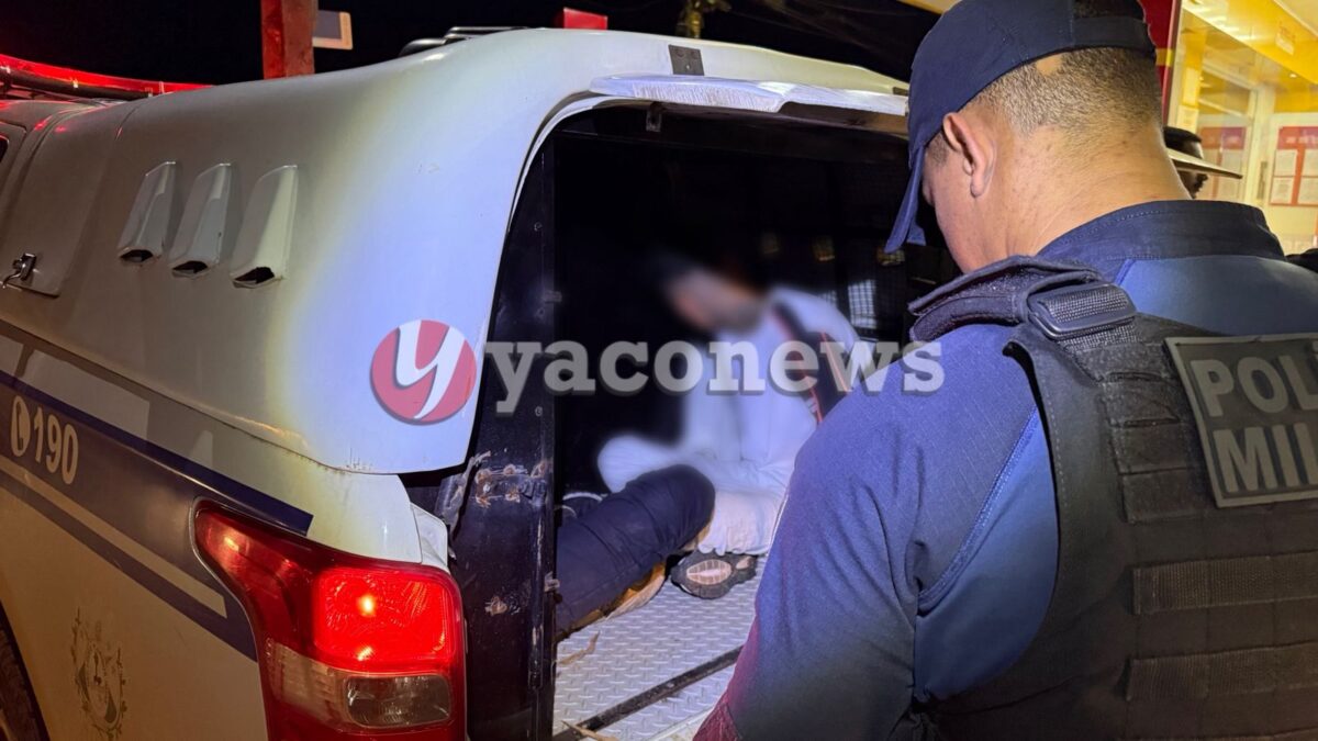 Jovens invadem farmácia, mantêm funcionários reféns e acabam presos pela PM em Rio Branco