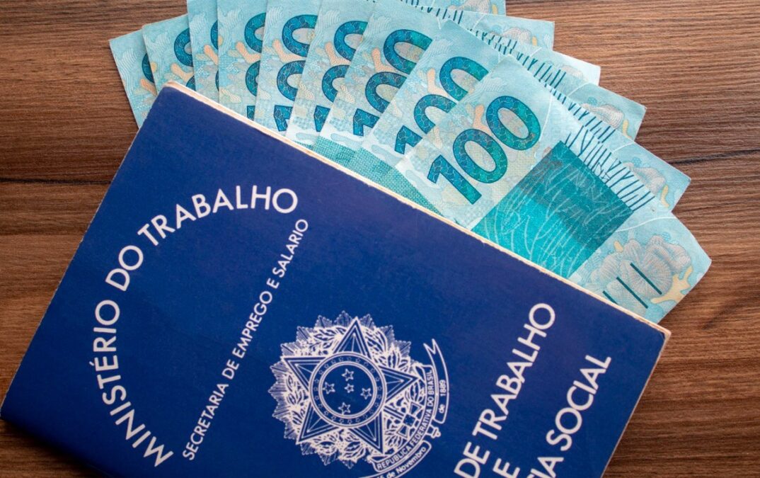 Prefeitura antecipa salários de janeiro dos servidores de Rio Branco