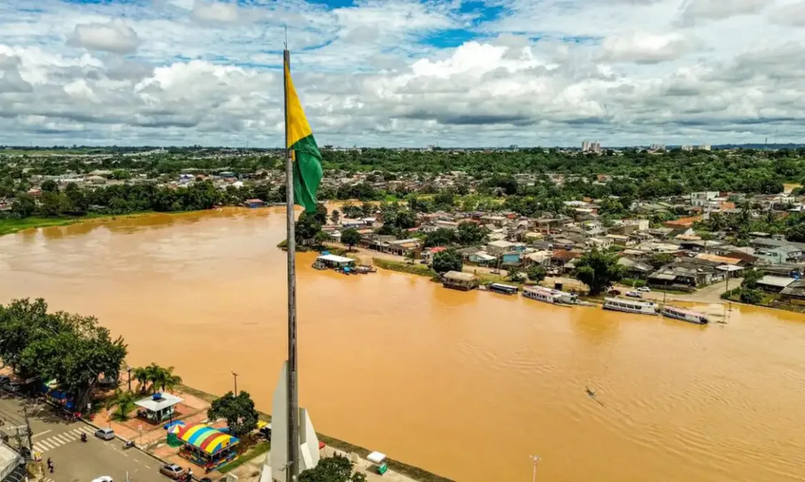 Rio Acre atinge 14,52 metros e segue acima da cota de transbordo em Rio Branco nesta sexta-feira