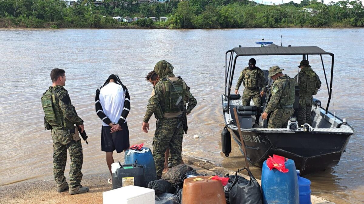 Gefron captura foragidos perigosos em operação no rio Juruá Mirim