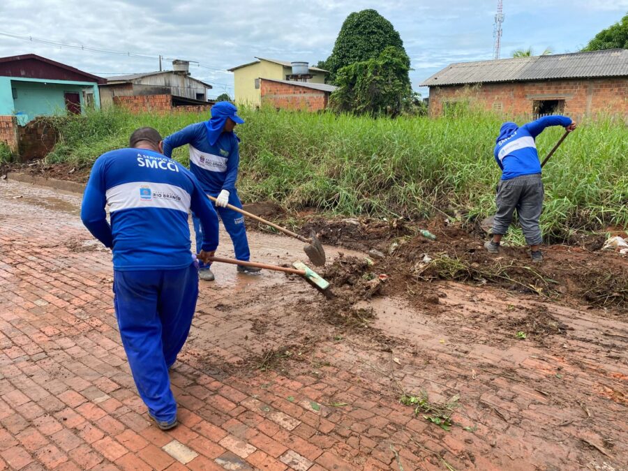 Limpeza avança em áreas afetadas pela cheia do Rio Acre