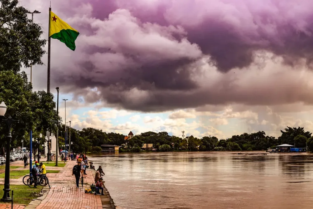 Quarta-feira tem chuvas a qualquer hora e risco de temporais em todo o Acre