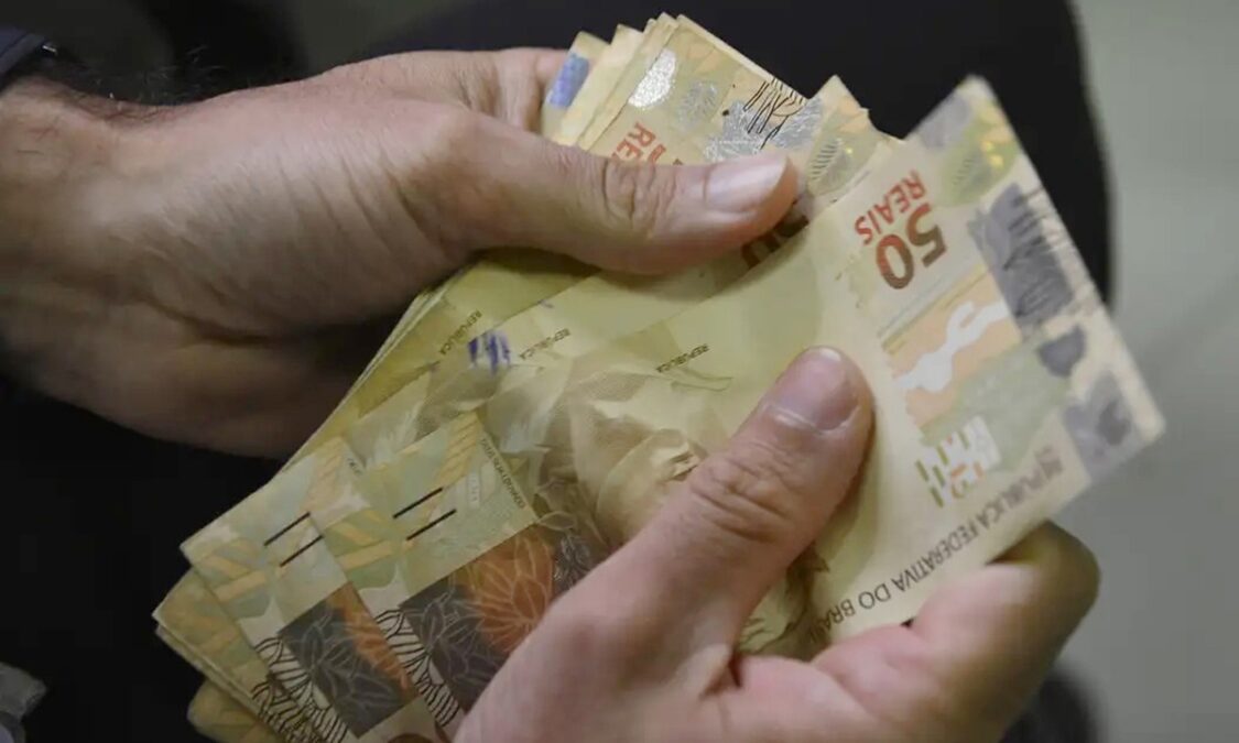 Abono salarial começa a ser pago nesta segunda; nascidos em janeiro recebem primeiro
