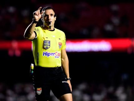 sao-paulo-x-santos:-jogadores-dos-dois-times-acusam-arbitro-de-xingar-lateral-do-peixe