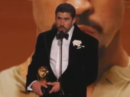 bad-bunny-faz-historia-e-vence-album-do-ano-no-grammy-2026;-veja-todos-os-premios